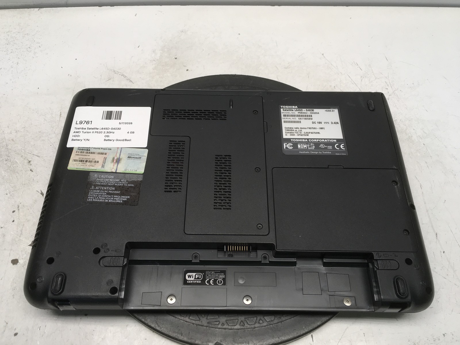 Toshiba Satellite L645D-S4030 AMD Turion II P520 2.3GHz 4 GB NO HDD No Batt