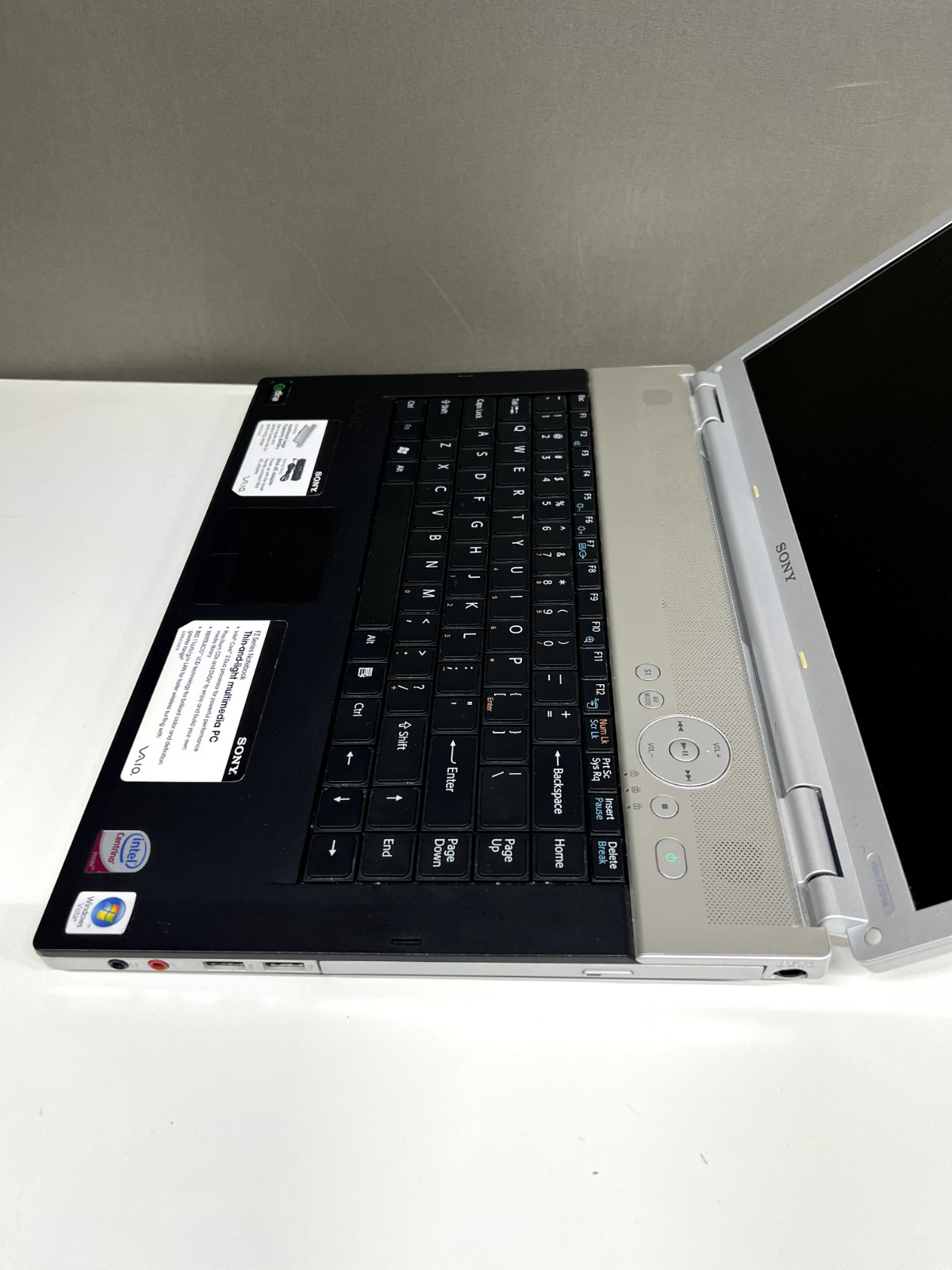 Sony VAIO PCG-3A4L Notebook 200GB Hard Drive 2GB Memory Windows 7
