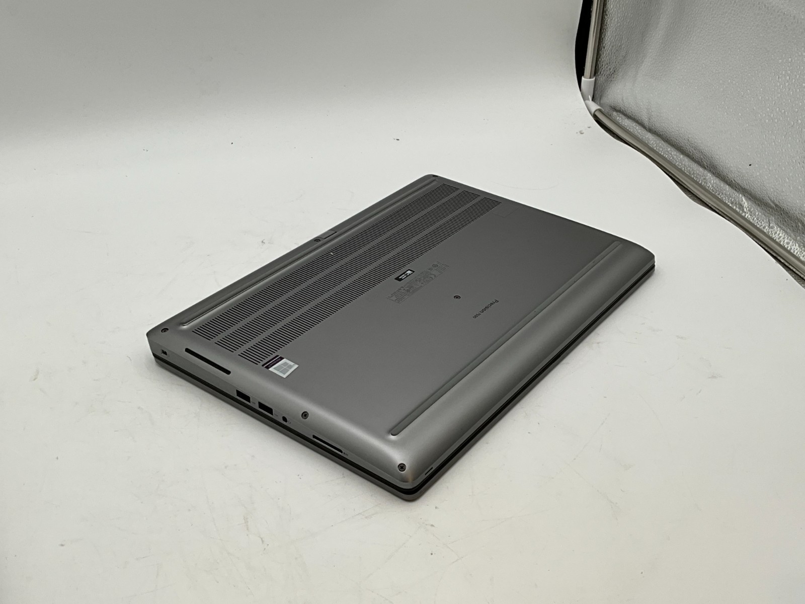 DELL Precision 7550 i7-10850H 2.70gh 32GB 512GB T2000 15.6″ LAPTOP 1JXS4D3