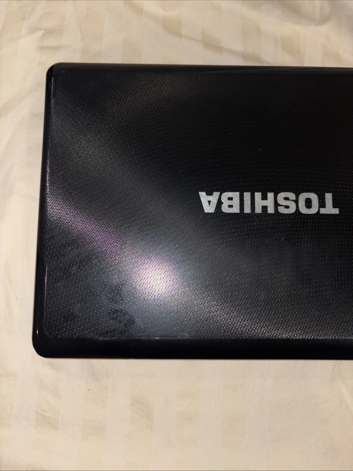 Toshiba Satellite A665-S6080 _ i3-M370 @ 2.4 _ 4GB RAM _ 500 GB_ windows 10 home
