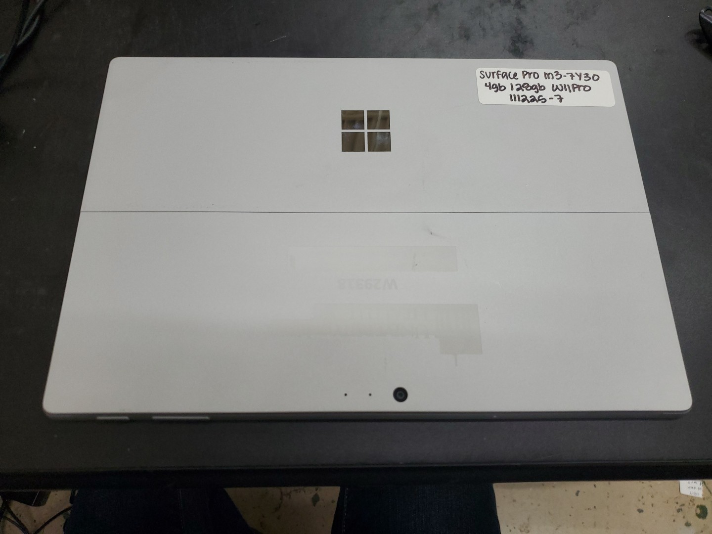 Microsoft Surface Pro (M3-7Y30, 4gb RAM 128gb SSD, W11Pro) 111225-7