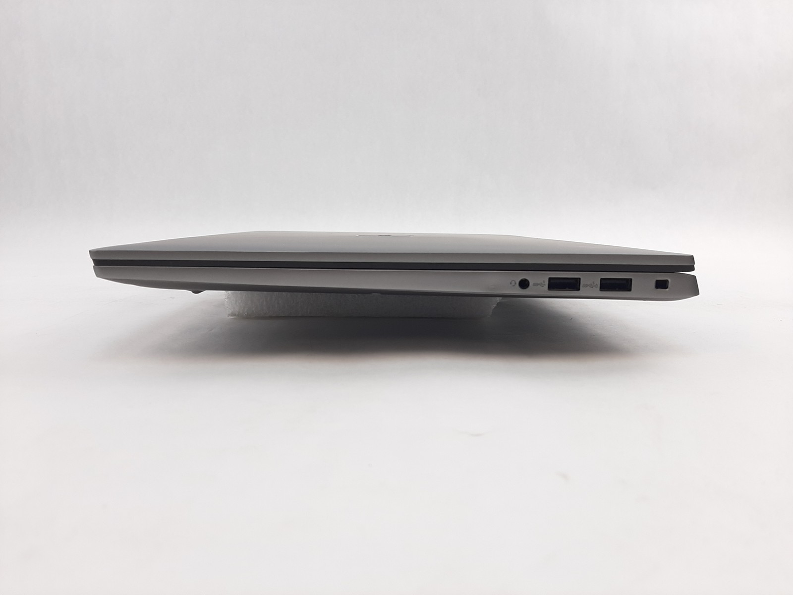 Dell Latitude 7640, i5-1345U, 1.60GHz, 16GB RAM, 512GB NVMe, Dent C3*243