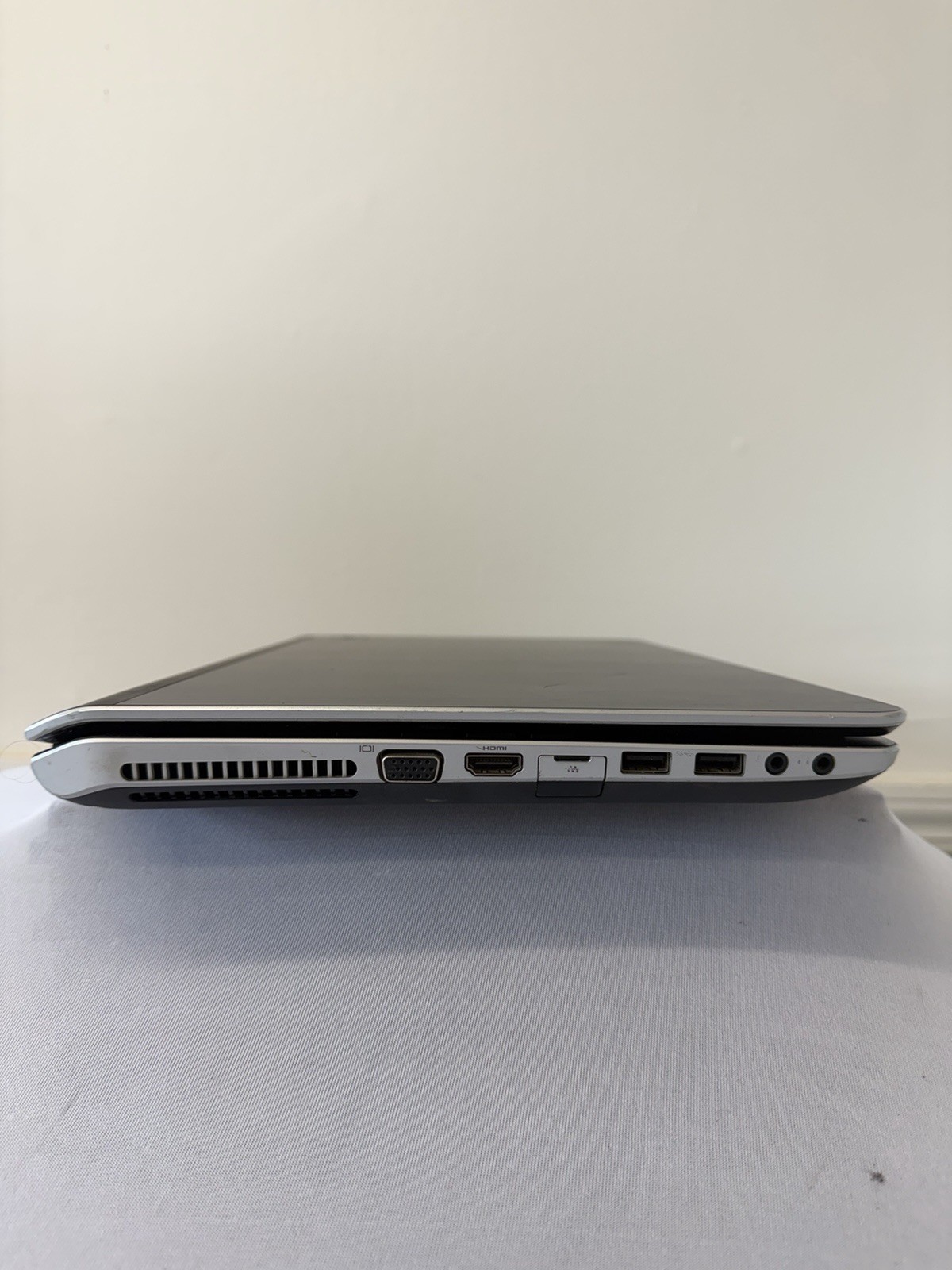 HP Envy dv6-7323cl Laptop – Good Screen – AMD A8-4500M – RAM 8 GB – Read Des