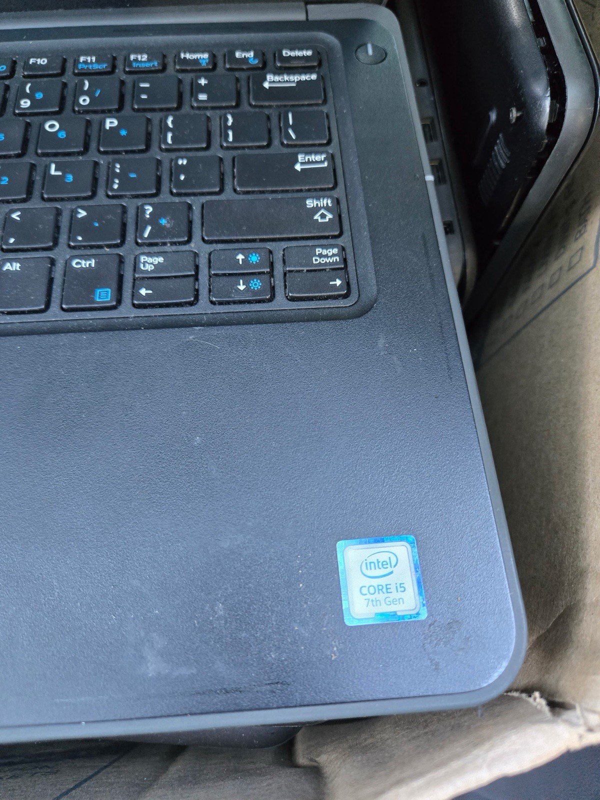 Dell Latitude 3380 13.3″ | i5-7200U @2.5 GHz | 8GB RAM, 256GB SSD, Win 10
