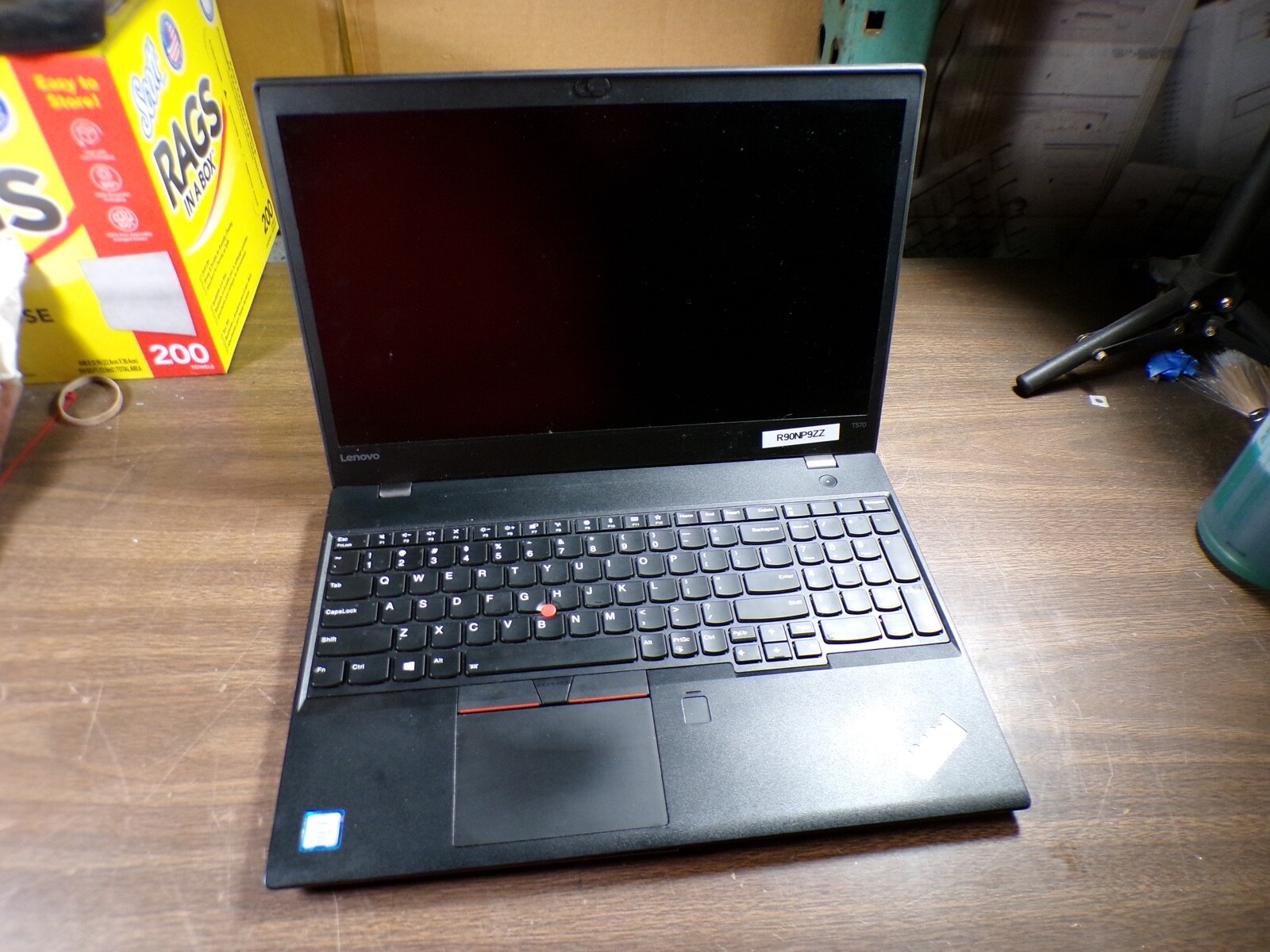THINKPAD LENOVO T570 15 4GB RAM **POWER ON NO IMAGE **NO HD/ NO CADDIE/ NO OS