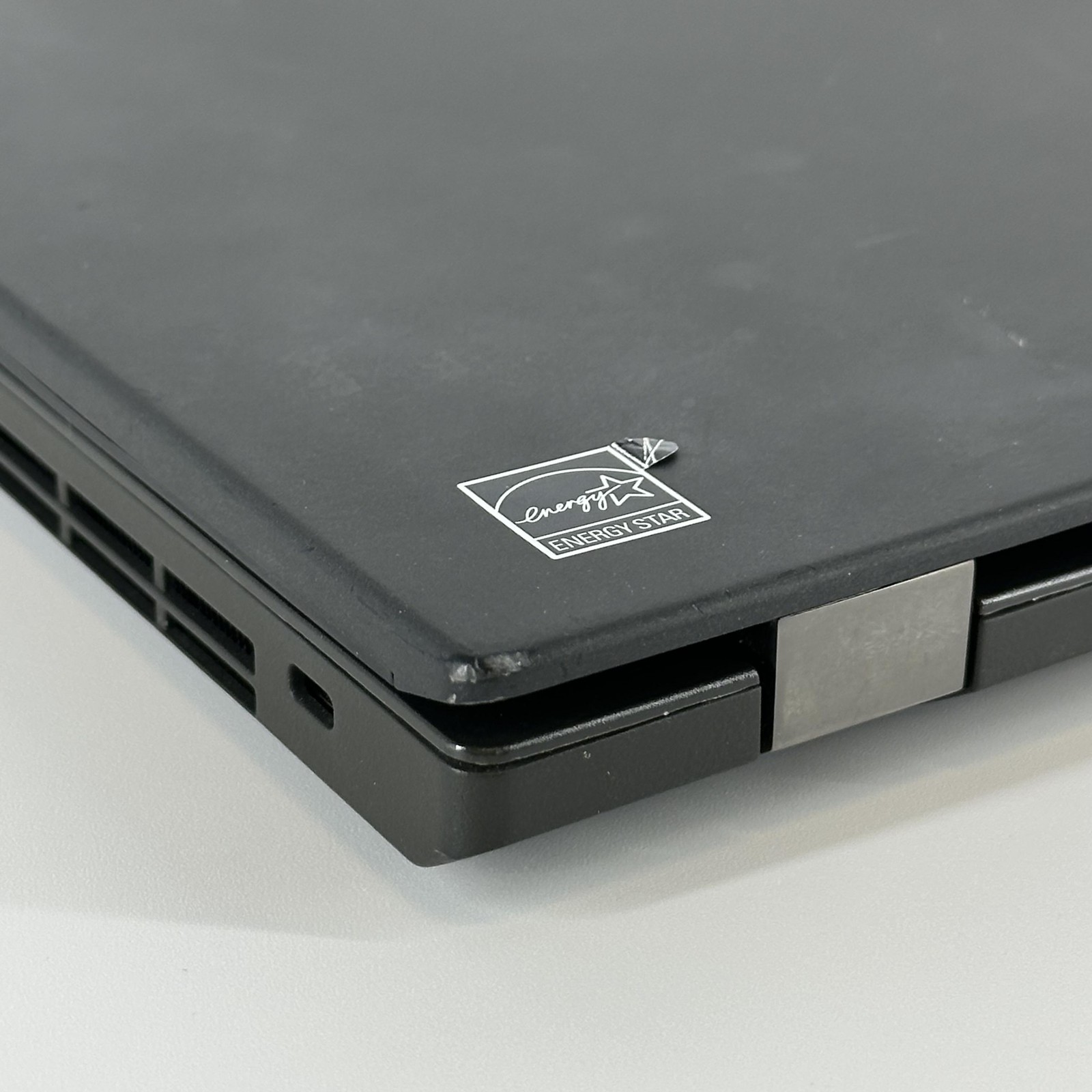 Lenovo ThinkPad T550 15″ FHD i7-5600U 2.60 GHz 16GB 256GB SSD – Backlight Issue