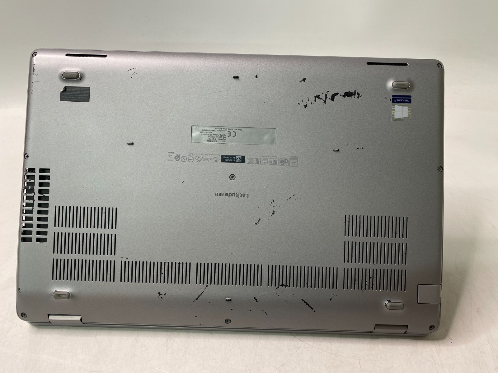 Dell Latitude 5511 Touch 15.6″ i7 10th 16GB DDR4 256GB SSD MX250 Win11H w/ AC