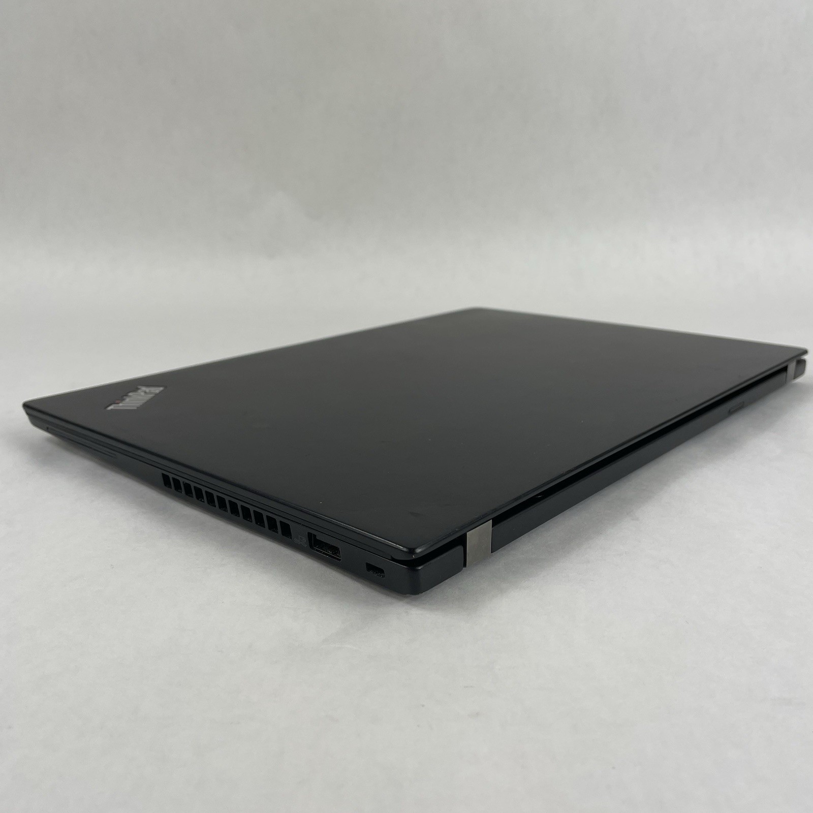 Lenovo ThinkPad T490s 14″ i5-8365U 1.60 GHz 8 GB RAM No SSD/OS/AC – Logo