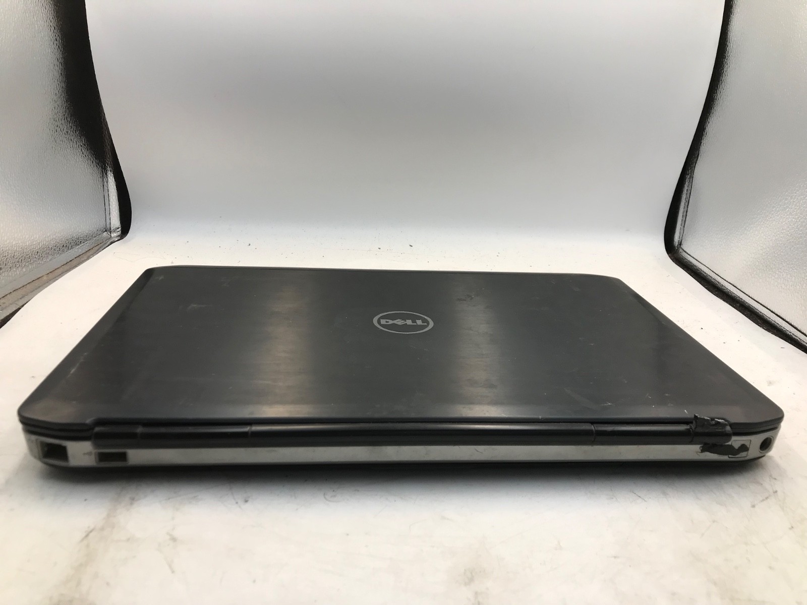 Dell latitude E5530 Intel i3-3120M 2.5GHz 4GB RAM 15″ Laptop-BOOTS/BAD HINGE-MZ