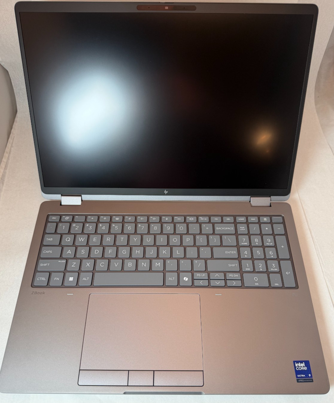 HP Zbook Fury 16 G1i Ultra 9 285HX/RTX 1000/32GB DDR5/512 GB SSD – Open Box wty
