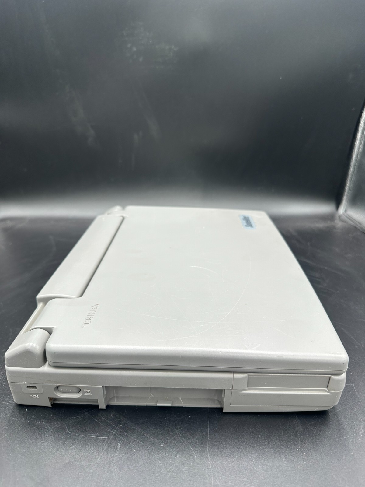 Toshiba T2100/260 Vintage Laptop Notebook 486SX 25MHz 4MB RAM -Tested