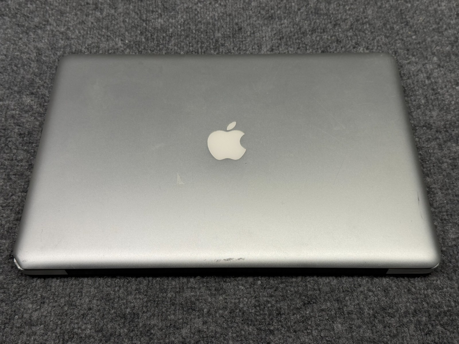 Apple MacBook Pro A1286 15″ Laptop Intel Core 2 Duo P8600 2.40GHz 4GB RAM 250GB
