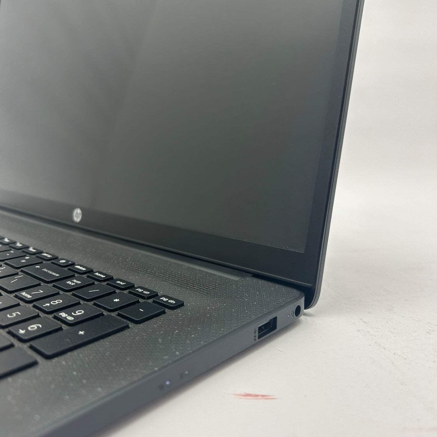 HP Laptop 17T-CN300 18″ i5-1344u 1.3GHz 12GB RAM 256GB SSD