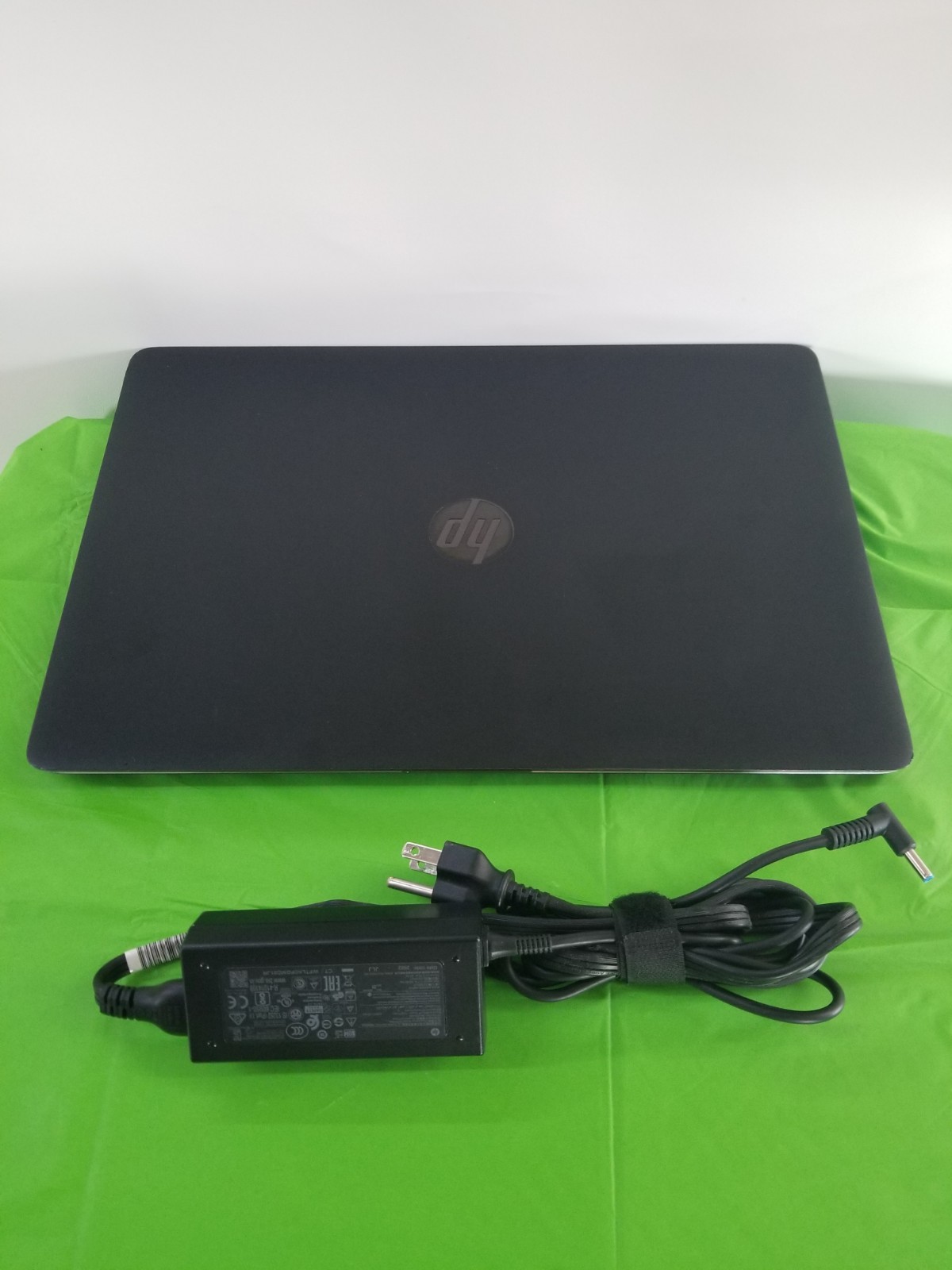 HP ZBook 15 G3 15.6” Xeon E3-1545M V5 2.90GHz 16GB RAM 256GB NVMe WIN 11