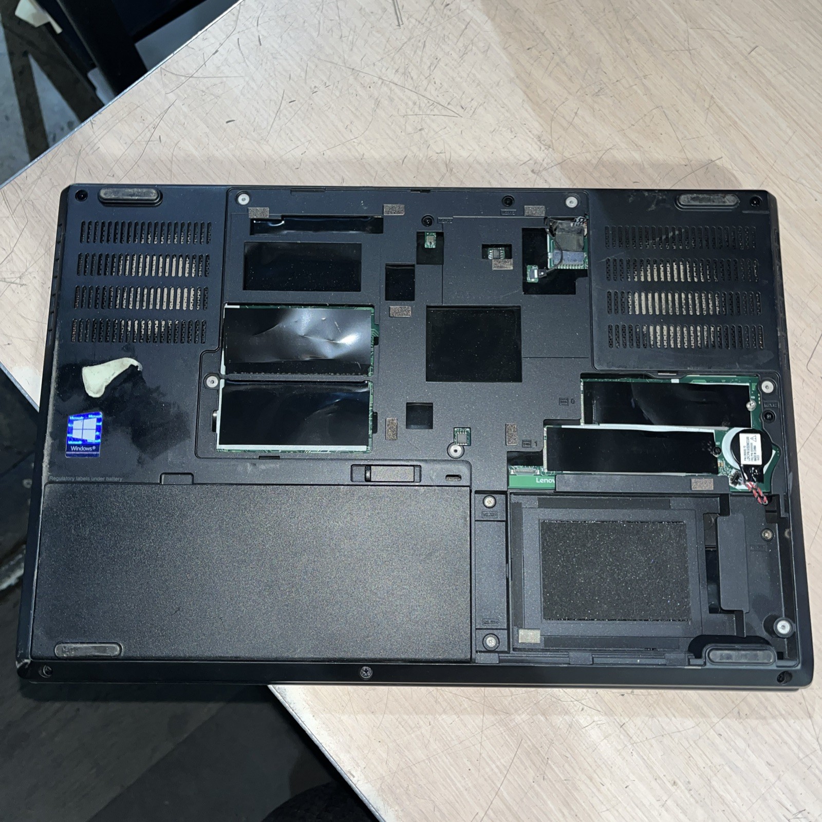 LENOVO THINKPAD P52 INTEL CORE I7-8850H 2.60GHZ 16GB RAM NO HD