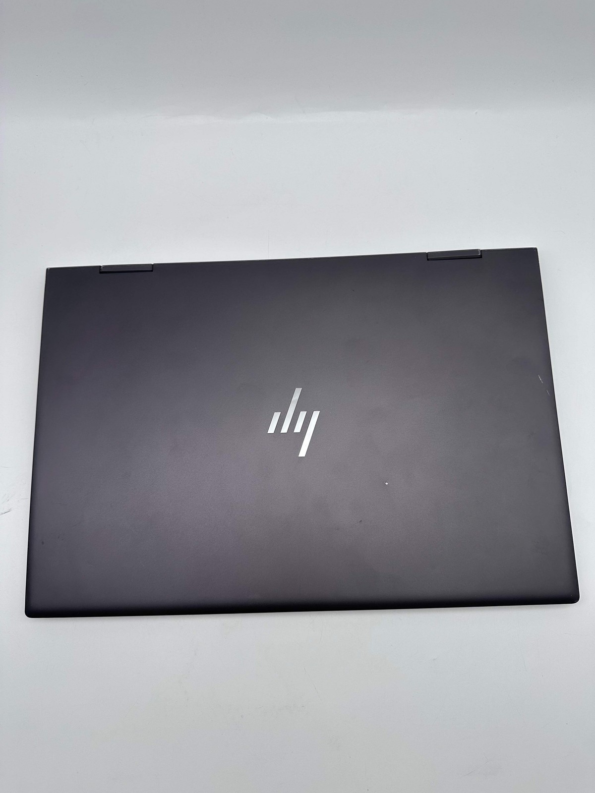 HP ENVY x360 15.6″ Laptop AMD Ryzen 5 4500U Series 8GB RAM 512GB w/ Charger