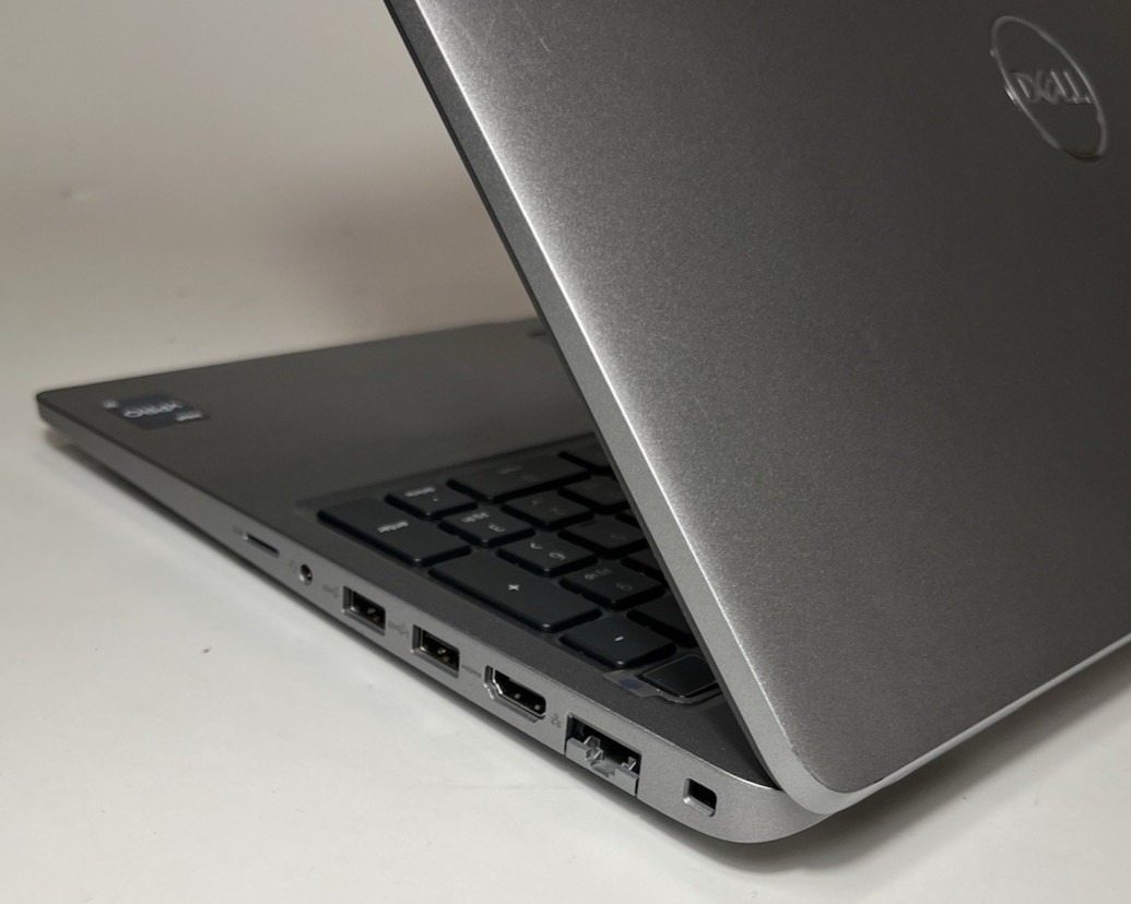 Dell Latitude 5540 15.6″ Laptop Intel i7-1365U – 8GB RAM – 512GB NVMe – W11P