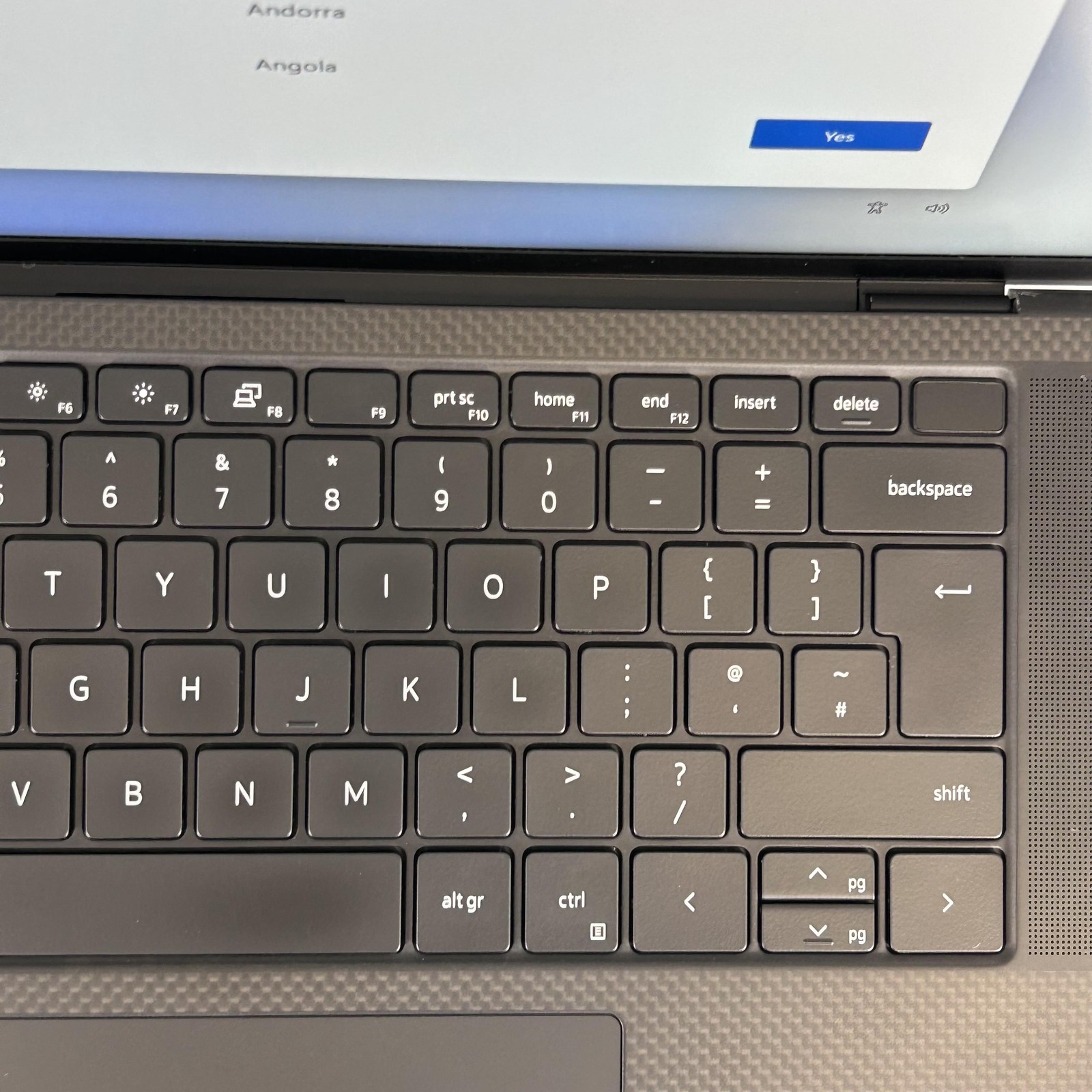 Dell XPS 15 9530 FHD+ 2.4 GHz i7-13700H 16GB 512GB RTX 4050 Bilingual Keyboard