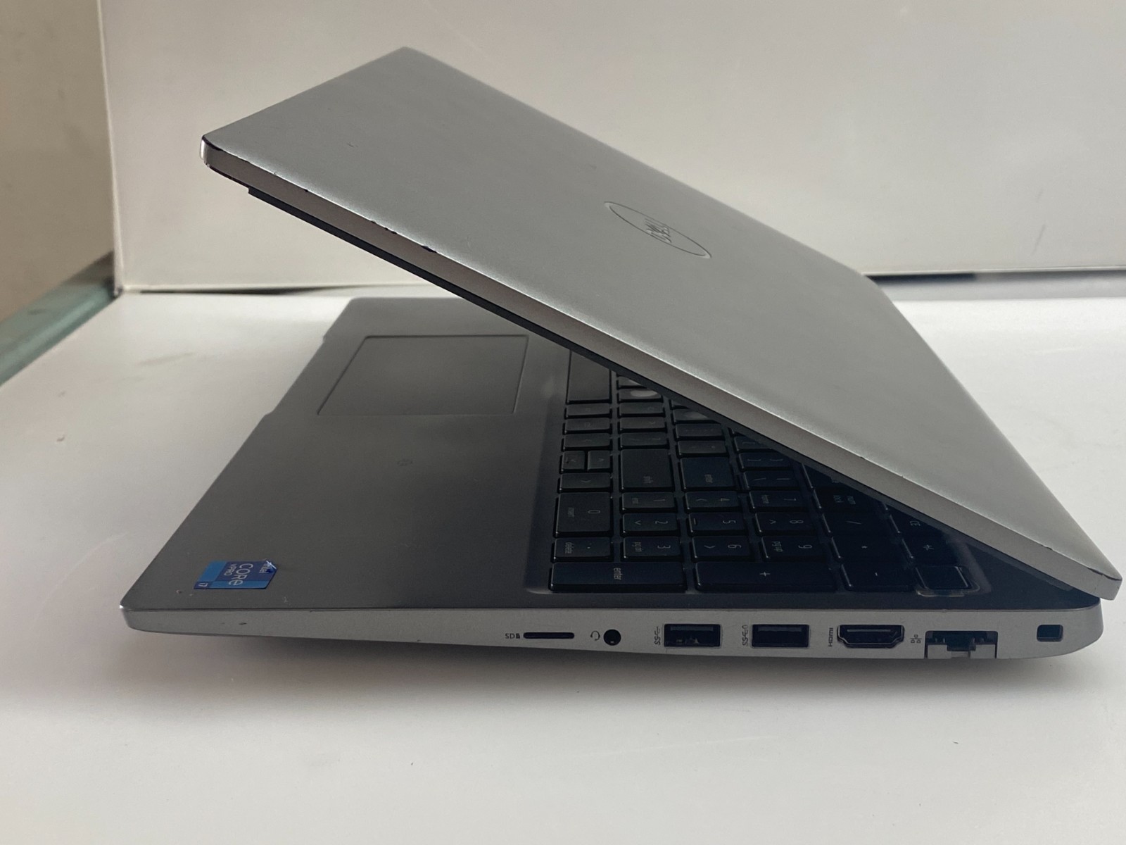 Dell Latitude 5520 Core i7-1185G7 3.00GHz 16GB RAM 256GB SSD READ*