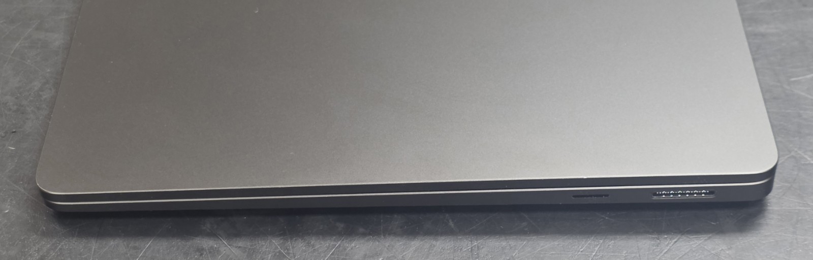 Microsoft Surface Laptop 7 Model 2037 Snapdragon X 16GB 12-Core 3.4GHz 500gb