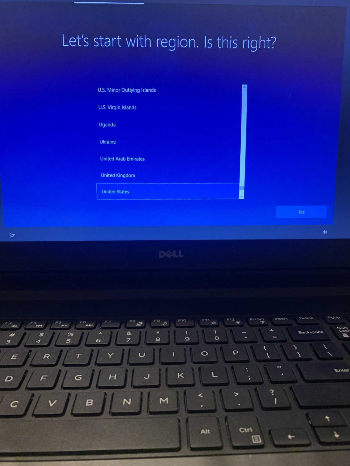 Dell Latitude 3560 laptop 8gb RAM 298gb HDD Windows 10 Pro 15.6” screen