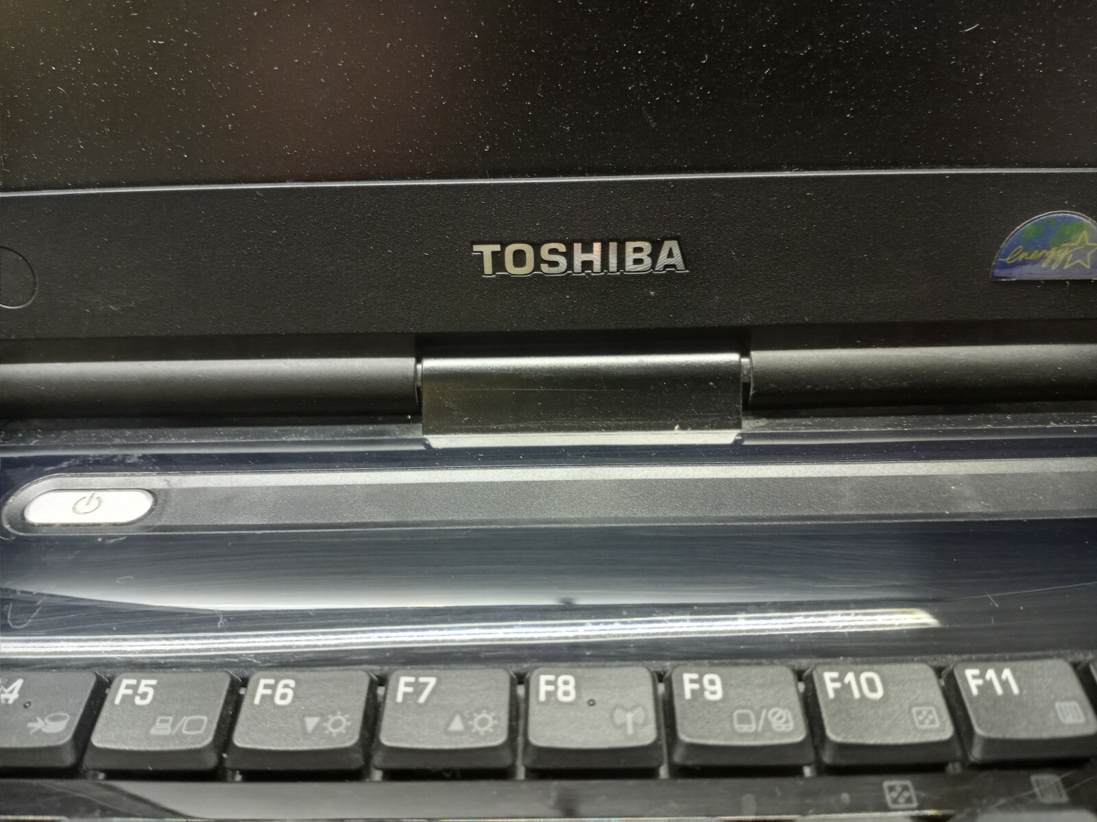 Toshiba Satellite A10-S127 Laptop NO HDD,CPU,Ram No AC Adapter FOR PARTS