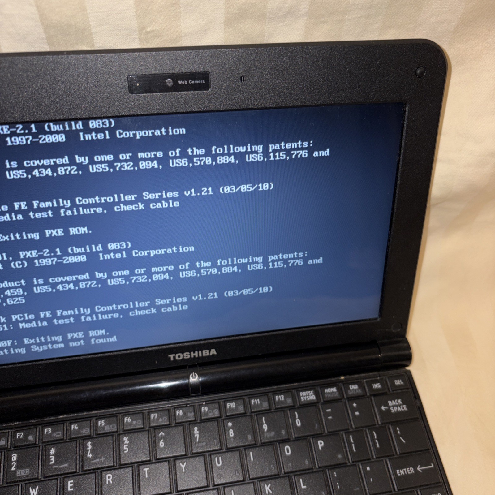 Toshiba NB255 10.1in Netbook Intel Atom 1.66GHz 2GB RAM 160 GB HDD Wi-Fi NO OS
