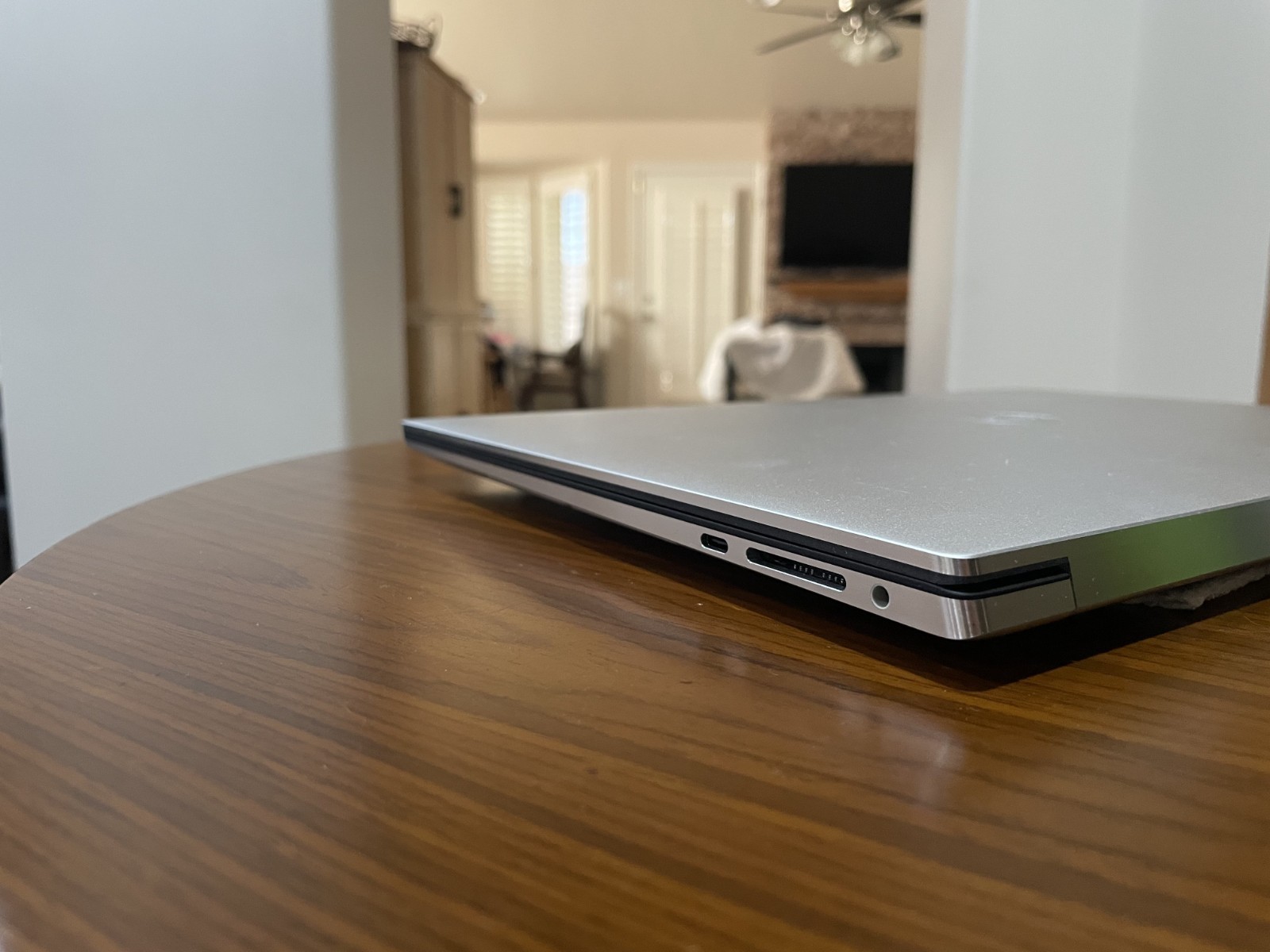 Dell XPS 15 9530 3.5K OLED Touch i7-13700H 32GB 1TB SSD RTX 4050 – 100% Battery