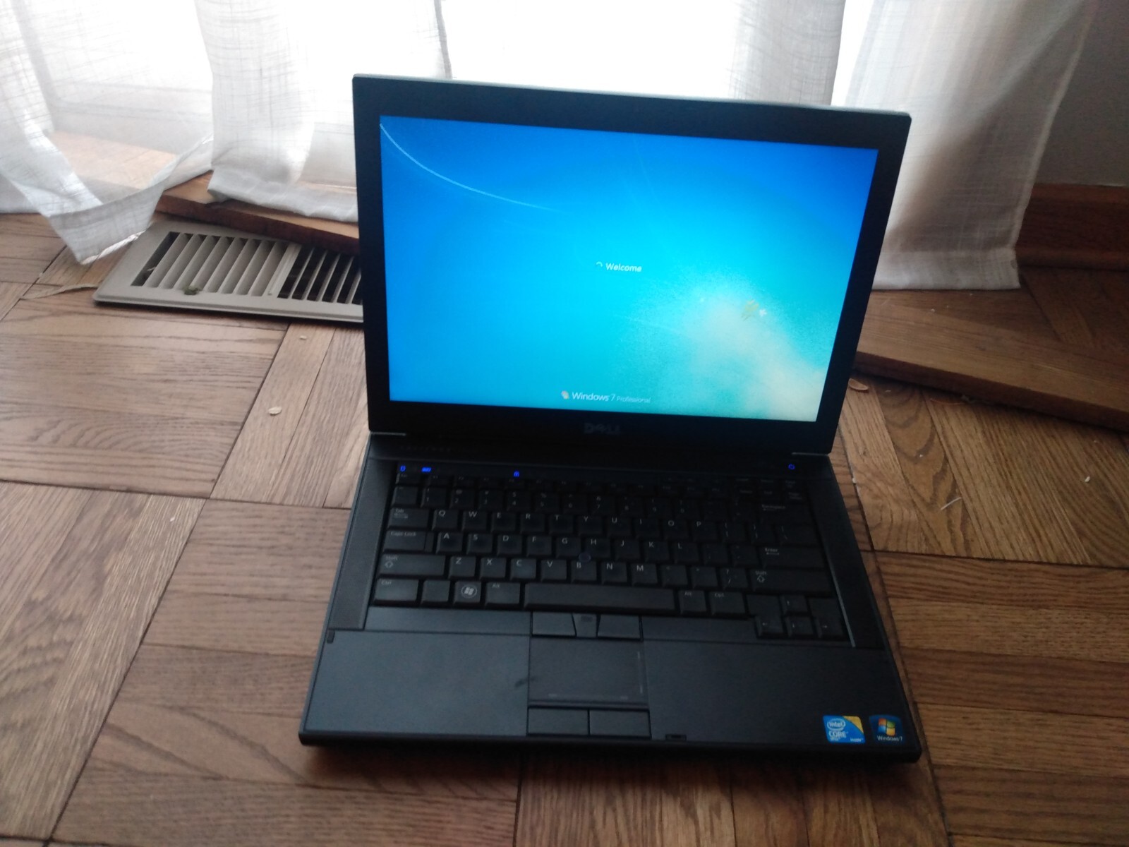 Dell Latitude E6410 14″ (230Gb HDD, Intel Core I5 520m, 2.4ghz, 4GB) Laptop