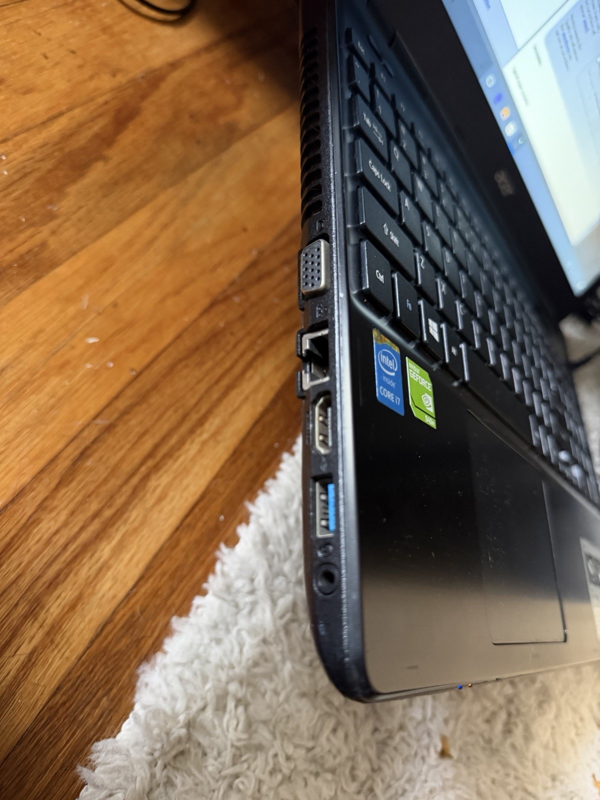 Acer Aspire E 15 – E5-572G-72M5 With charger (READ DESCRIPTION!)
