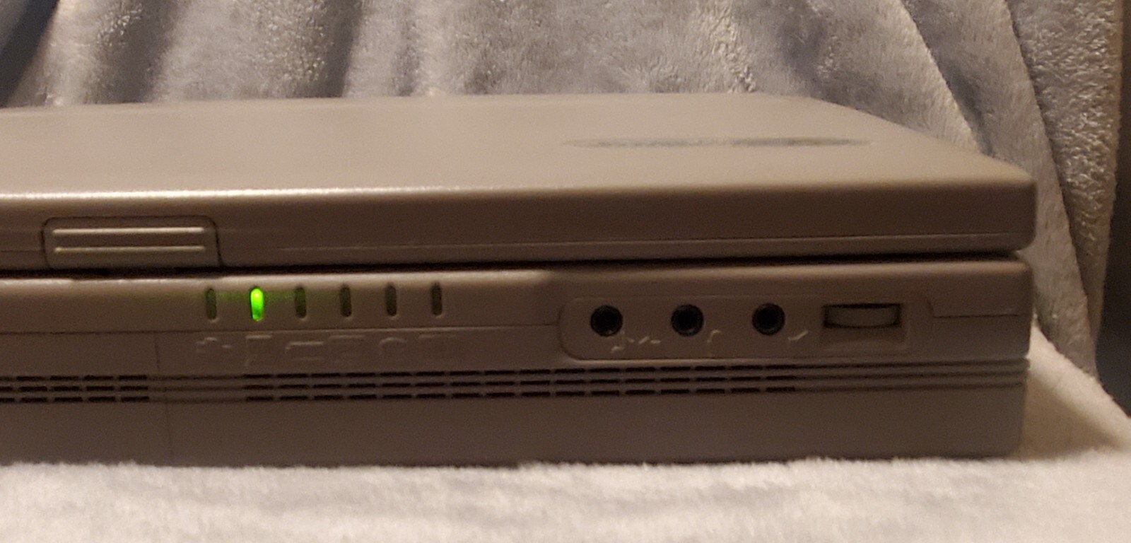 Toshiba Satellite Pro 490CDT Pentium II Windows XP + Battery & Power Adapter