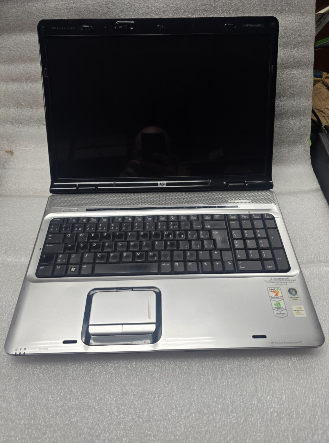 HP Pavilion dv9000 17″ Laptop Windows 7 AMD Turion 64 x2 &2 GB RAM Installed