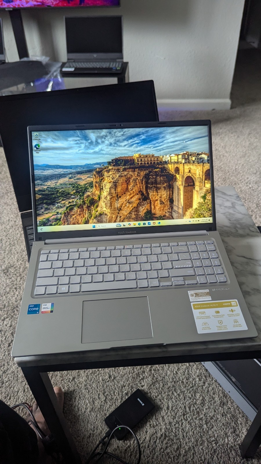 ASUS Vivobook 15.6″ Laptop i5-13thG 16GB RAM 512GB SSD M2 Solid+ Cargador