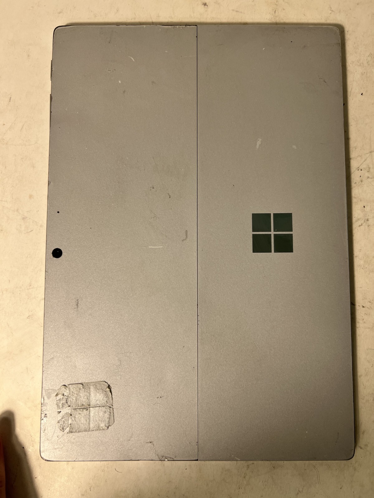 Microsoft Surface Pro 7 1866 12″ i5 1.1GHz 8GB 128GB No Screen For Repair *READ*