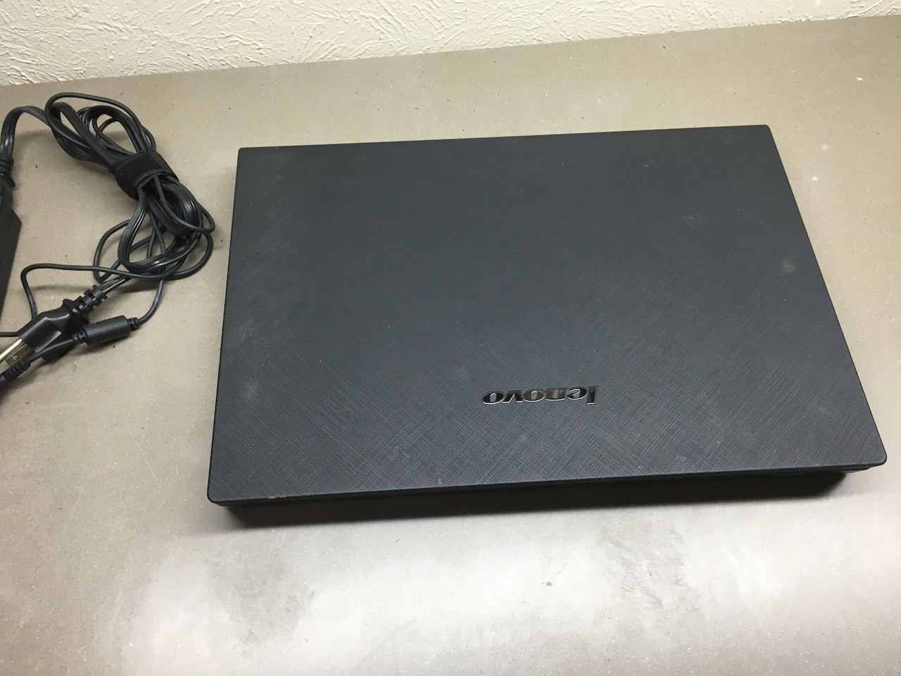 Lenovo Laptop IdeaPad Y510 15.4″ Pentium T2390 2GB RAM 160GB HD Windows 7 Pro