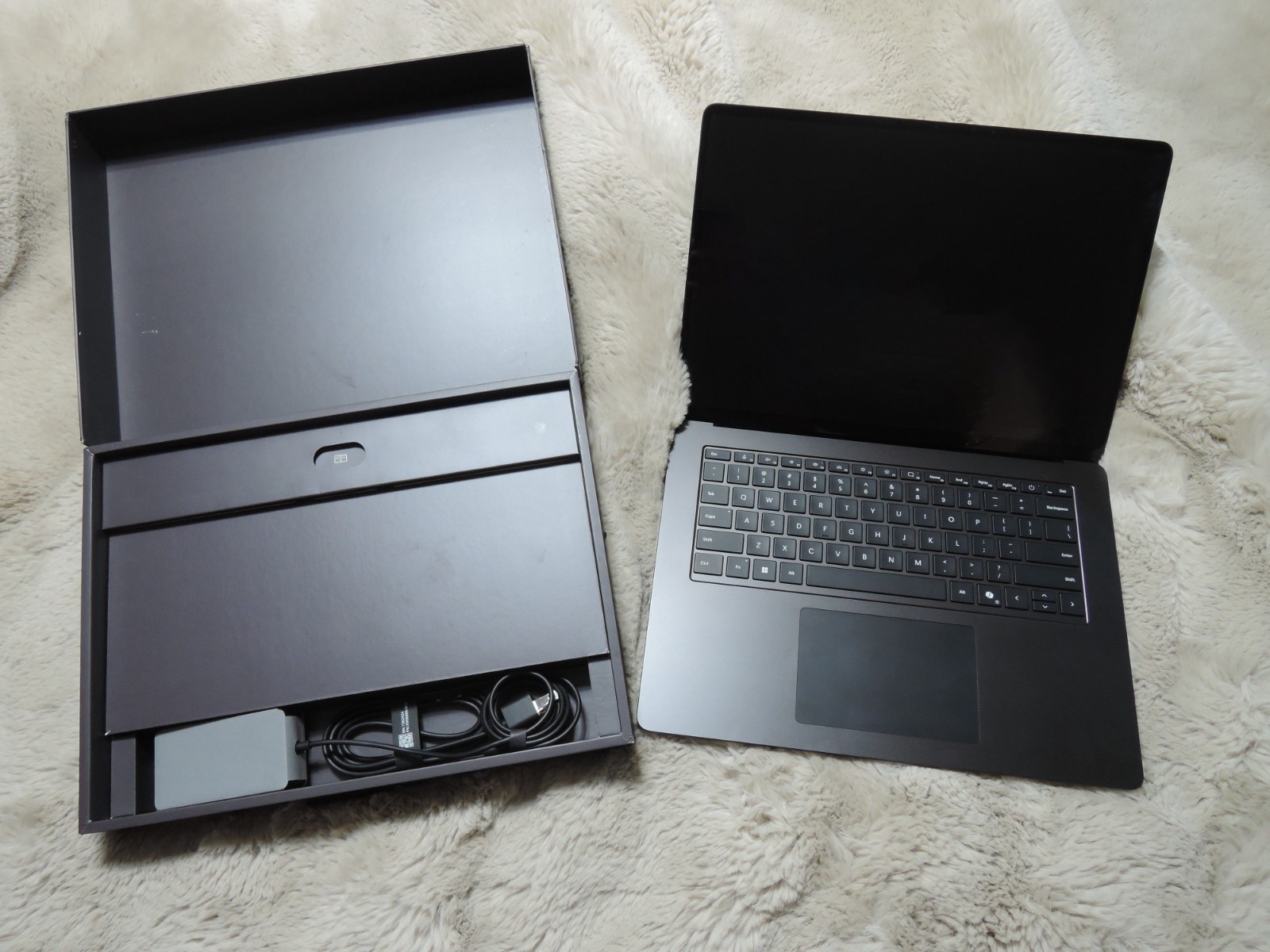 Microsoft Surface 15″ Laptop 7 BLACK 1TB SSD 64GB X1E 12 CORE 3.40 GHz Win 11