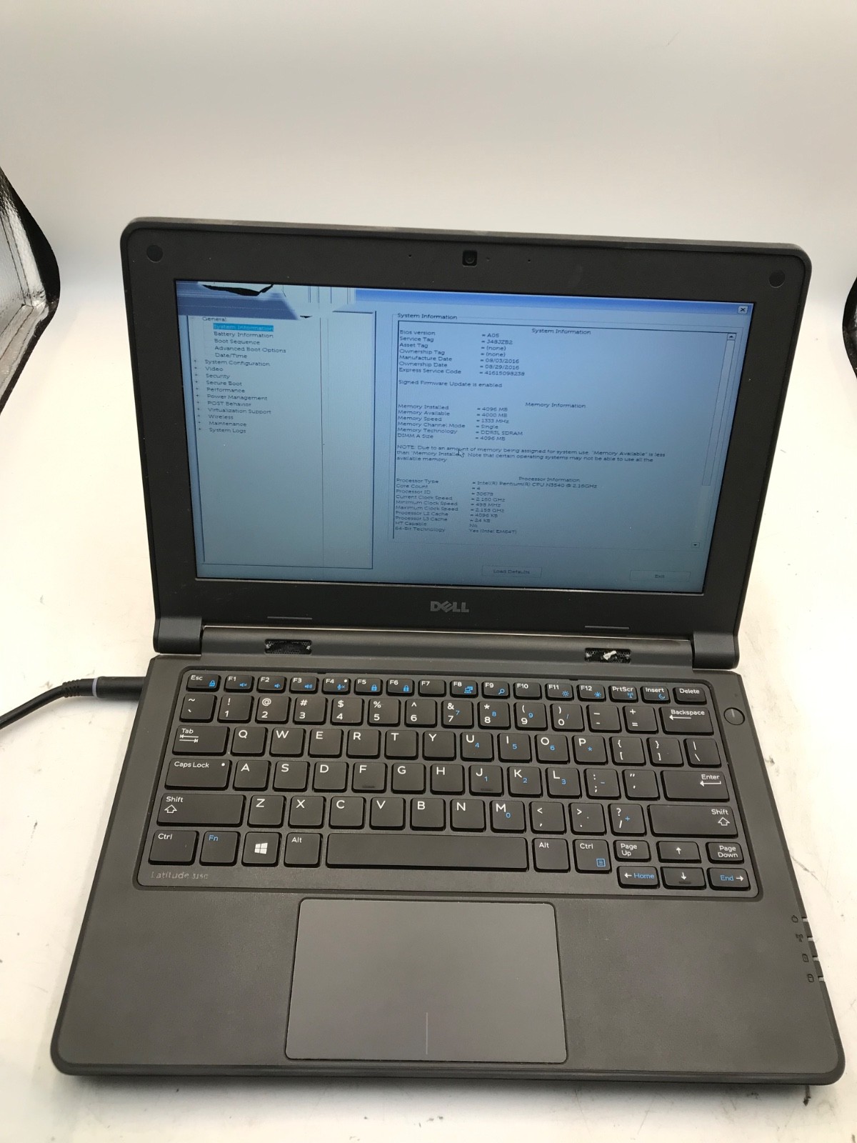 LOT OF 3 Dell Latitude 3150 Intel Pentium N3540 11.6″ -BAD DISPLAYS- MZ
