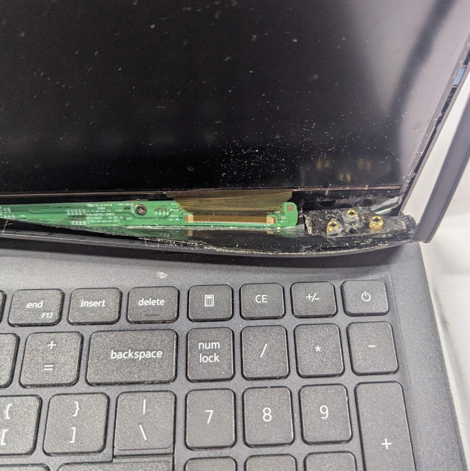Broken Dell Inspiron 3000 15.6″ i7-1165G7 32GB RAM 1TB SSD Physical Damage