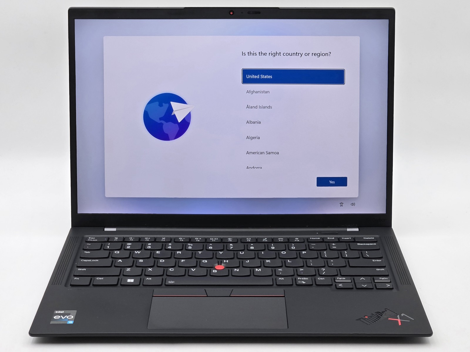 Lenovo ThinkPad X1 Carbon Gen 10 14 WUXGA Touch i5-1240P 16GB 512GB SSD W11P