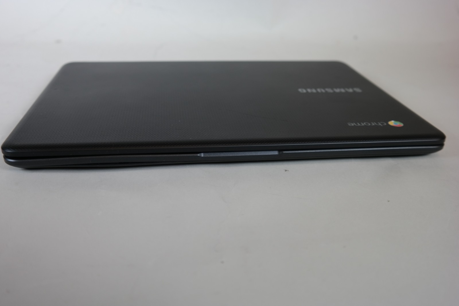 Samsung Chromebook 3 11.6″ Intel Celeron N 2.48 – 2GB RAM– 16GB SSD– Bad Battery