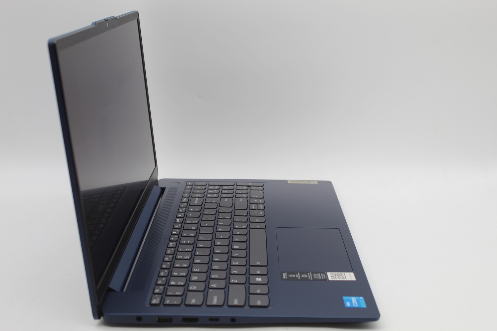 Lenovo IdeaPad Slim 3 15IRU8 Core i3-1315U 1.2GHz 8GB 256GB SSD PC1795851