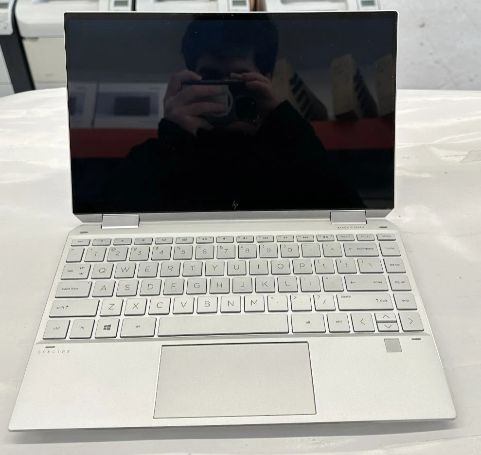 HP Spectre x360 13-aw0003dx 13.3″ 4K UHD touch i5-1035G4 1.1GHz 8GB 256GB SSD