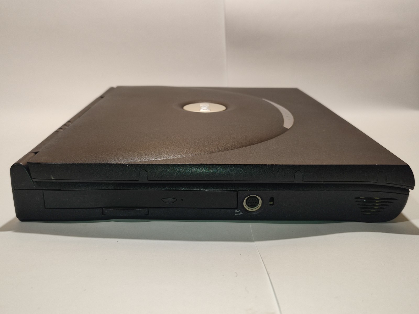 Vintage DELL INSPIRON 8000 PP01X /ATI Mobility 32MB /Windows XP /Laptop&Charger
