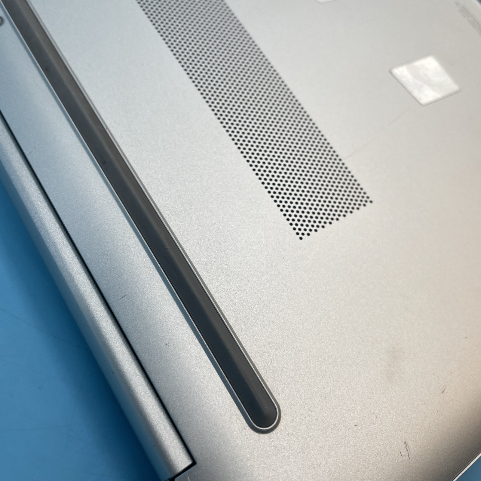 HP EliteBook 840 G11 | Ultra 5 135U | 32GB RAM | NO SSD | NO OS | 87% BATT