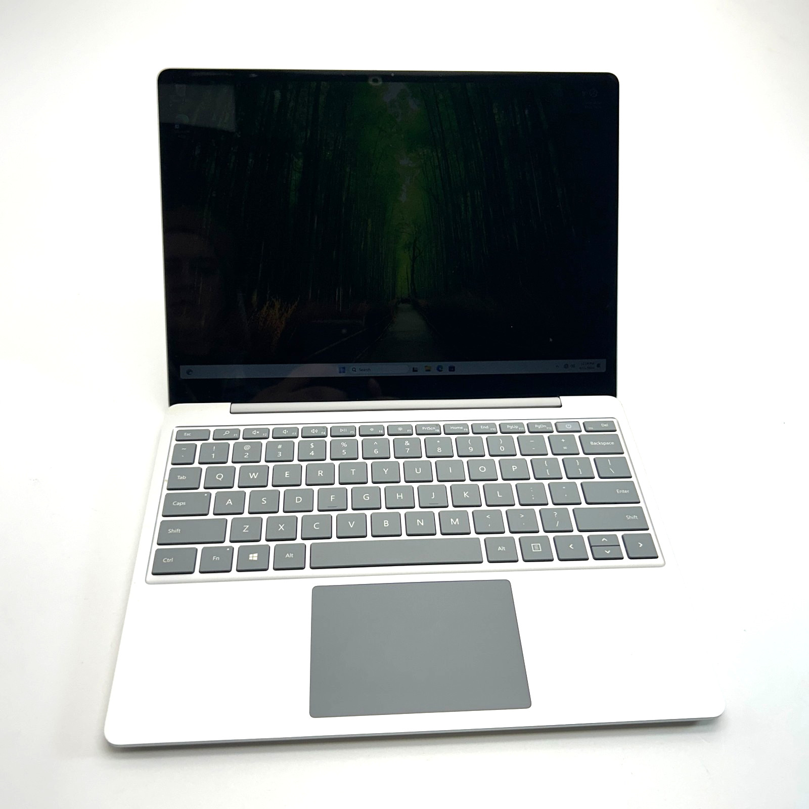 Microsoft Surface Go Laptop 12.4″ i5-1035G1 @ 1.0GHz 16GB RAM 256GB SSD Win 11