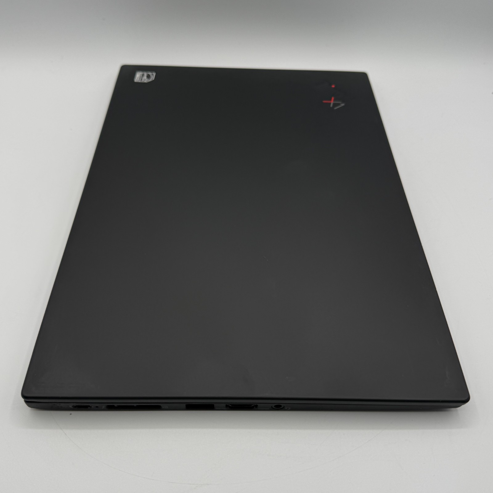 Lenovo ThinkPad X1 Carbon gen 8. i7 10510U 1.60GHz 16GB RAM 256GB SSD 14″ FHD