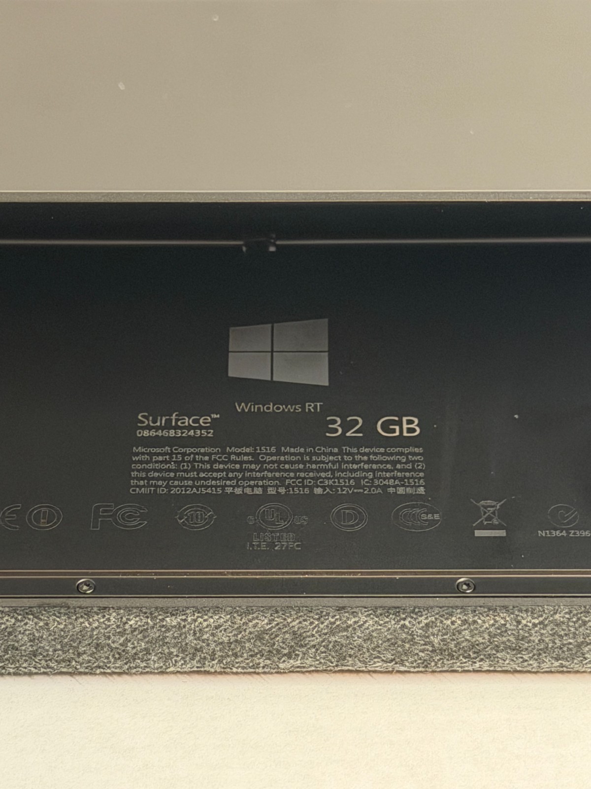 Microsoft Surface 1516 Nvidia TEGRA 3 1.30GHz 2GB Ram 32GB Windows RT NO CHARGER