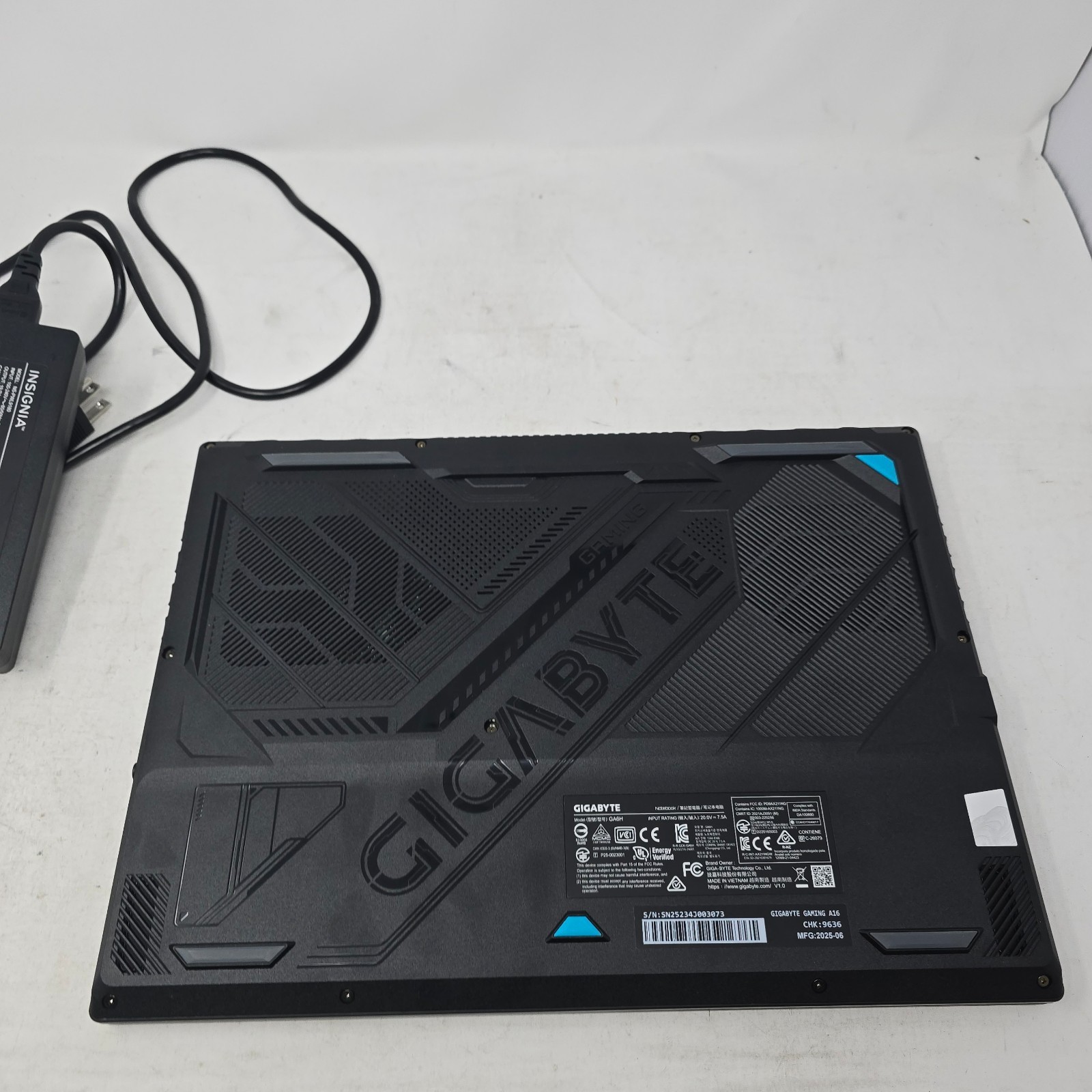 GIGABYTE – GAMING A16 – Core I7 13620H – 16GB DR5 – SSD 512GB – RTX4050 – Clean