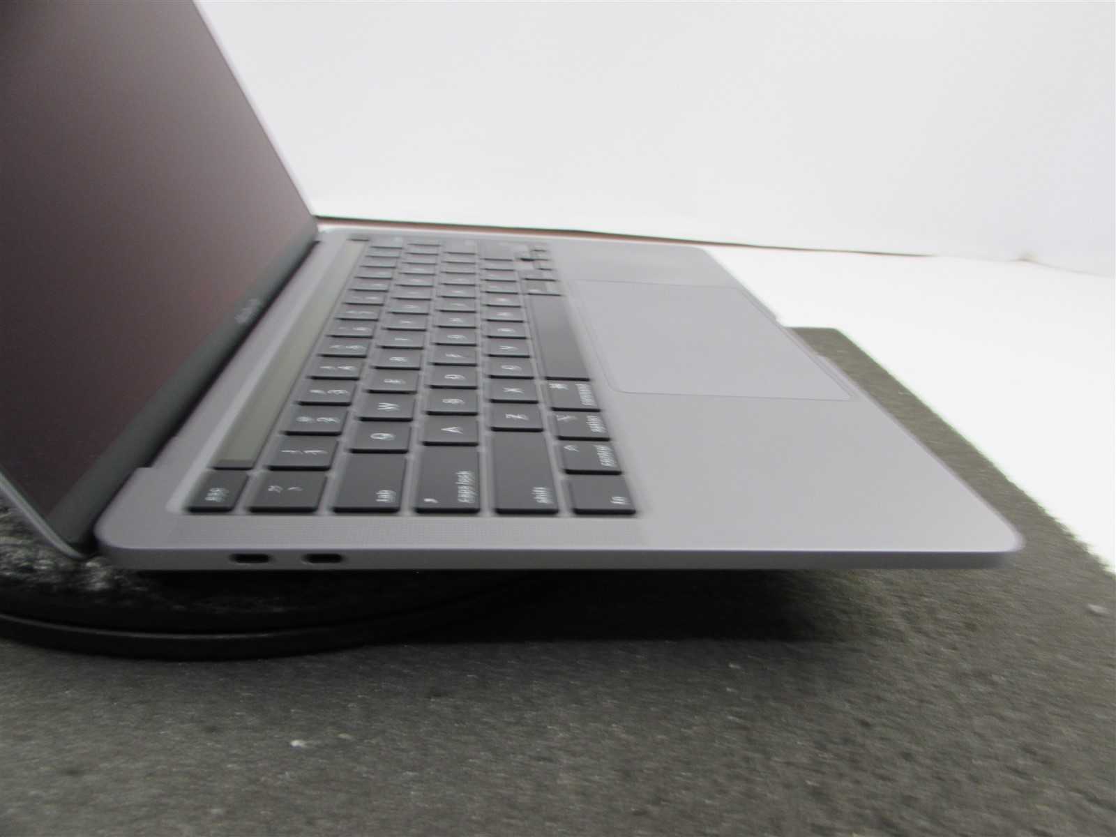 APPLE MACBOOK PRO A2289 (2020) CORE I7-8557U 500GB SSD 16GB RAM NO O.S
