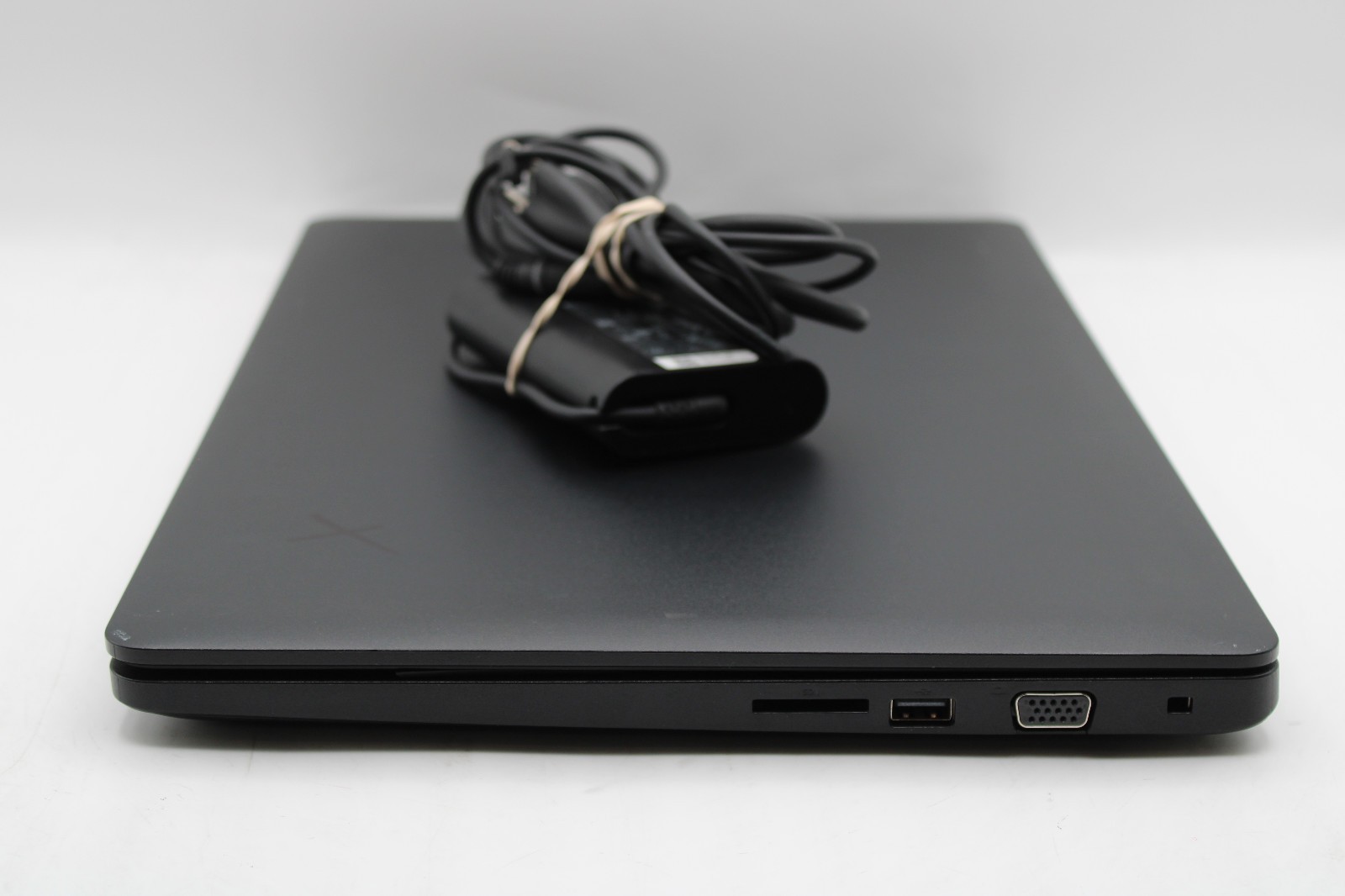 Dell Latitude 3580 _ i3-6006U _ 4GB RAM _ 256GB SSD _ No OS